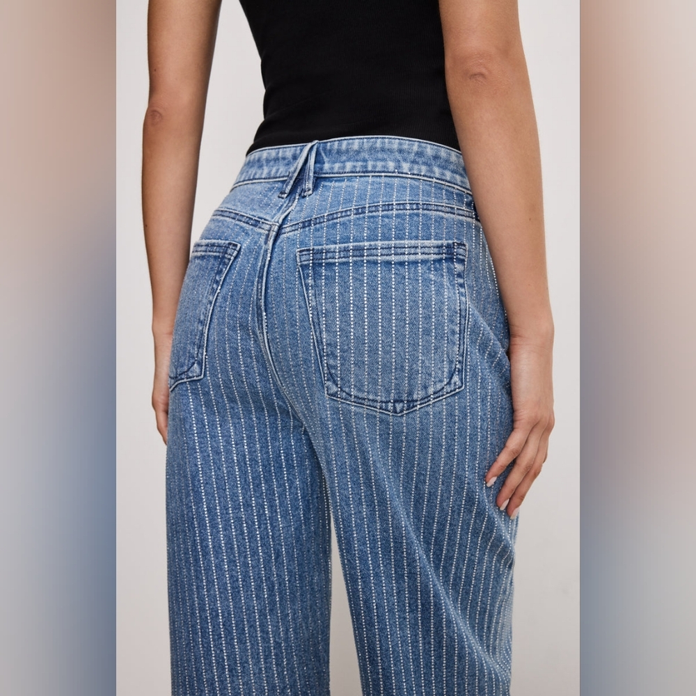 Good American GOOD EASE RELAXED DIAMOND JEANS - NWT - Size 6 - crystal pinstripe - Picture 12 of 16